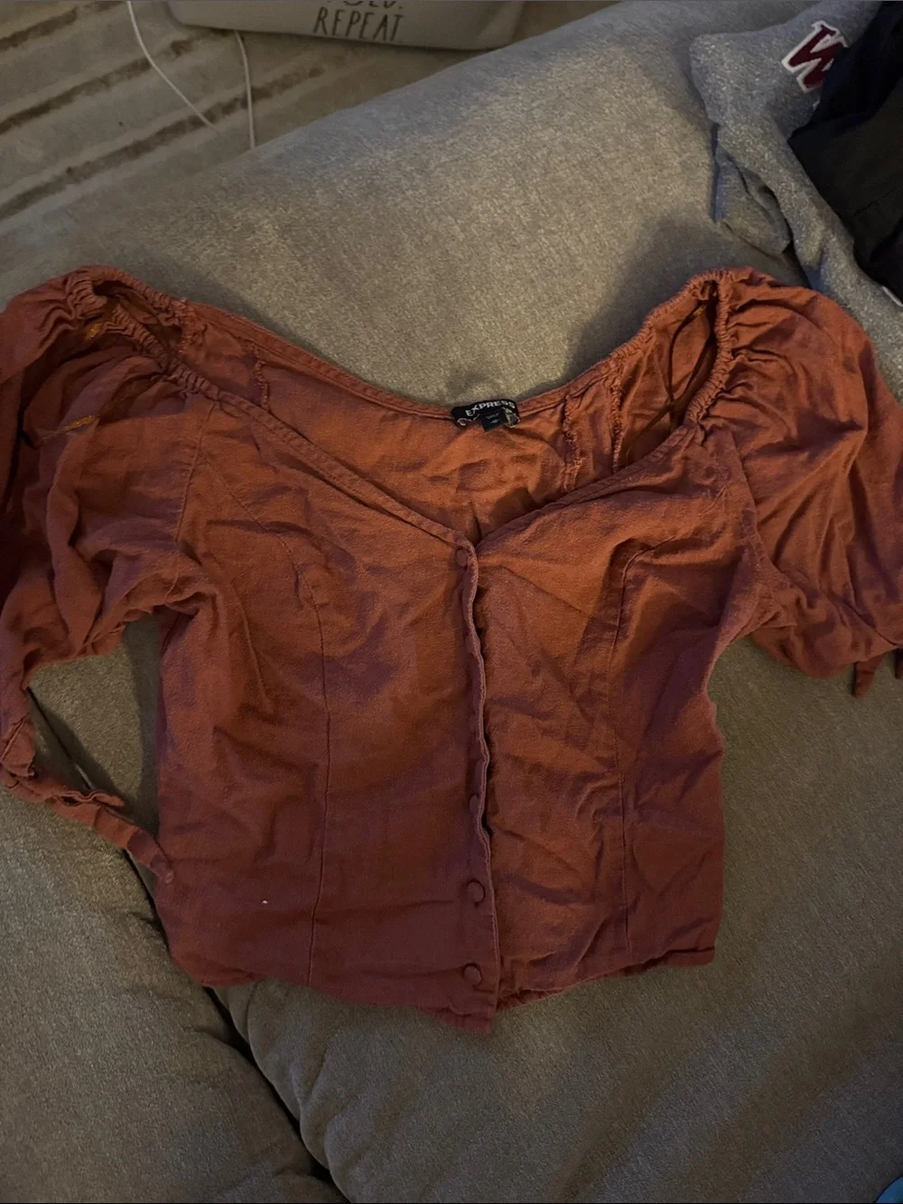 Express Rust Button-Front Off-Shoulder Crop Top - Picture 1 of 6